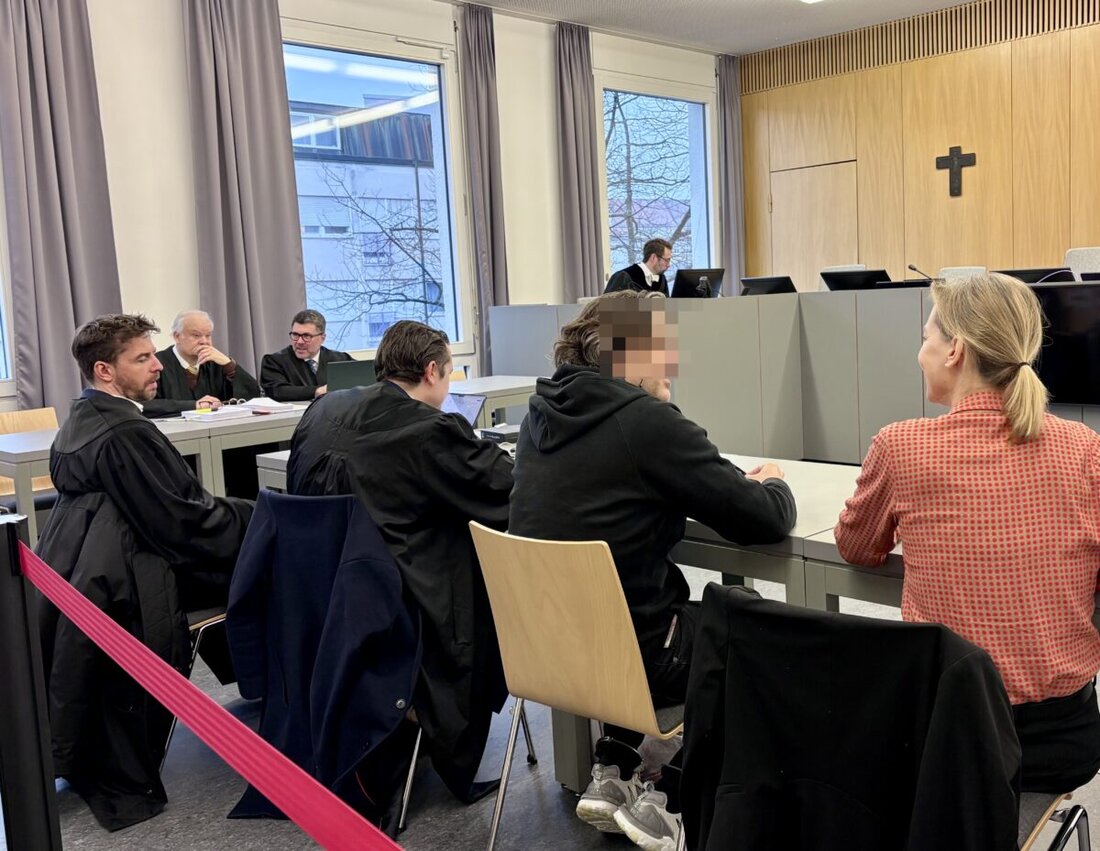 Weiden. Die Verteidiger im Champagner-Prozess greifen die Staatsanwaltschaft an. Weil der Hauptbelastungszeuge nicht in Weiden aussagen will, fordern sie die Haftentlassung des Angeklagten.