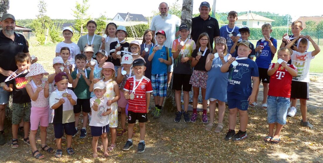 Schlammersdorf. Beim Ferienprogramm des Schützenvereins Eichenlaub zeigten 27 Kinder an acht Stationen Zielgenauigkeit und Teamgeist. Am Ende gab es Medaillen und Brotzeit, Bürgermeister Johannes Schmid lobte die Aktion.
