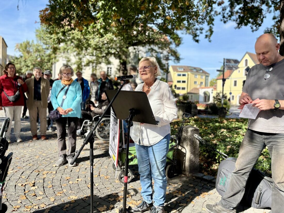 Weiden. Zwangssterilisation, Krankenmorde, verfolgte Homosexuelle und "Asoziale": Eine Stadtwanderung der Omas gegen Rechts erinnert an Weidens „vergessene Opfer“ des Nationalsozialismus. Dabei gibt es auch Neues zur Sinti-Familie Blum.