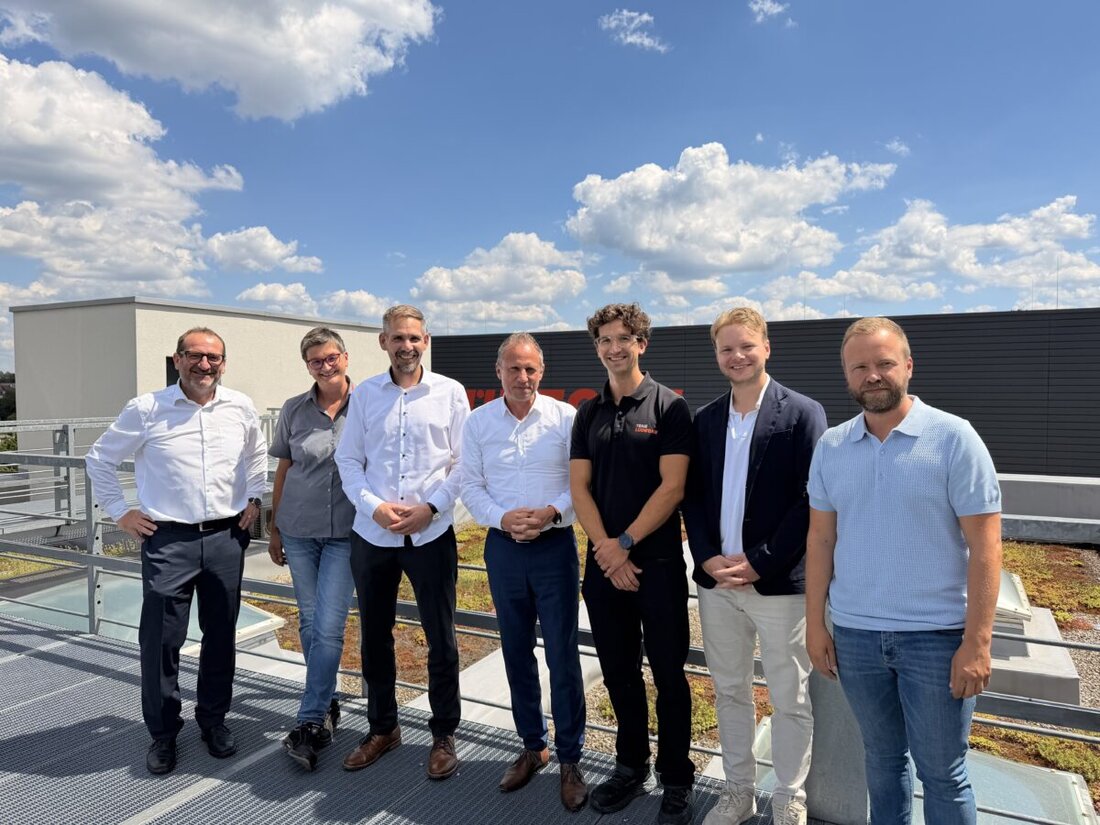 Amberg. Umweltminister Thorsten Glauber, Bernhard Heinisch und Oberbürgermeister Michael Fritz besuchten LÜDECKE nach der Aufnahme in den Umwelt- und Klimapakt Bayern und sprachen über Nachhaltigkeit und Energiepolitik.