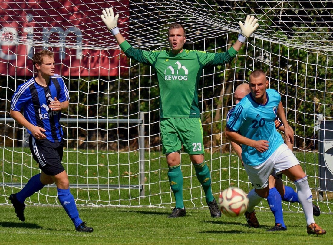 Weiden. Doppelpack von Thomas Roas sorgt für 2:1 (2:0)-Heimsieg gegen die SpVgg SV Weiden. Galasek-Elf scheitert erneut an schlechter Chancenverwertung.  Von Stefan Landgraf Es ist zum Haare raufen: Wieder einmal [&hellip;]