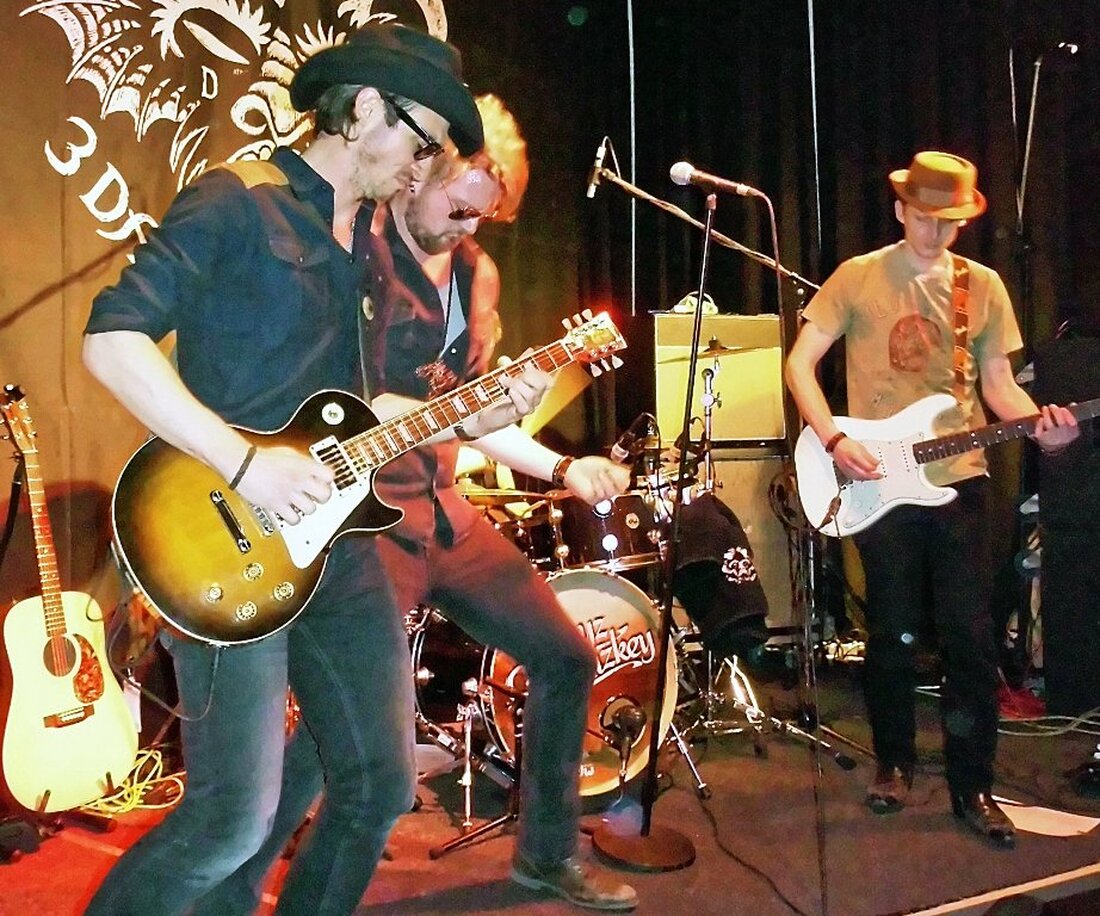 Rothenstadt. Regensburg ist die zweite Heimat des Blues und Rock and Roll. Davon werden sich die Konzertbesucher von “3 Dayz Whizkey” im Salute selbst überzeugen können.  Von Stephan Landgraf „Bayern 3 [&hellip;]