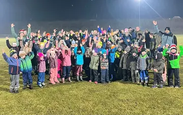 Tolle Sache: Weihnachtsfeier des engagierten TSV begeistert 118 Kinder in Eslarn