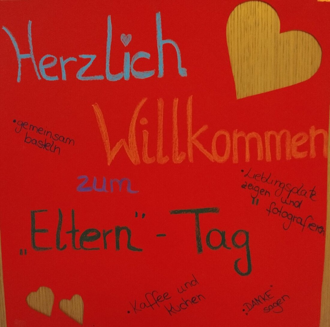 Vohenstrauß. Das Haus für Kinder Gottfried Sperl feiert Mutter- und Vatertag heuer mit einer ganz besonderen Aktion. Ohne Basteln, sondern mit Spielen, Liedern und Kuchen luden Krippe und Hort, Eltern und Bezugspersonen ein.