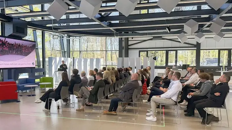 Jubiläum der LUCE Stiftung lockt 100 Gäste nach Weiherhammer