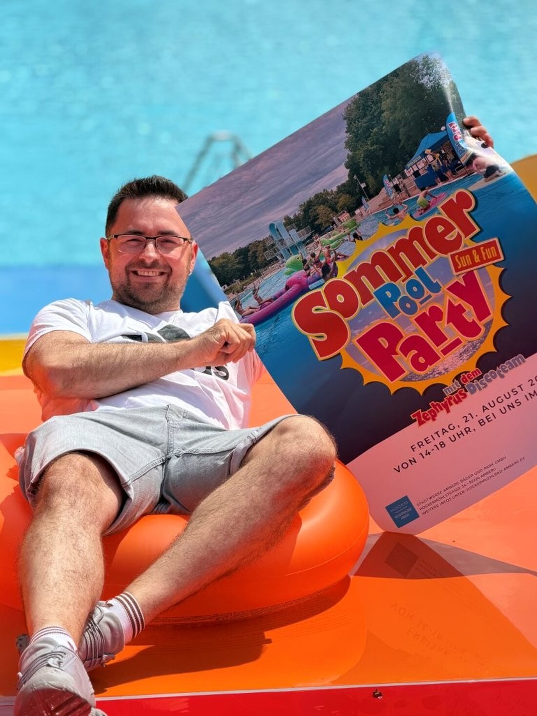 Amberg. Das Hockermühlbad lädt am 21. August 2026 zur großen Sommer-Pool-Party mit dem Zephyrus-Disco-Team ein. Von 14 bis 18 Uhr warten Spiele, Musik und Wasserspaß für Kinder, Jugendliche und Familien.