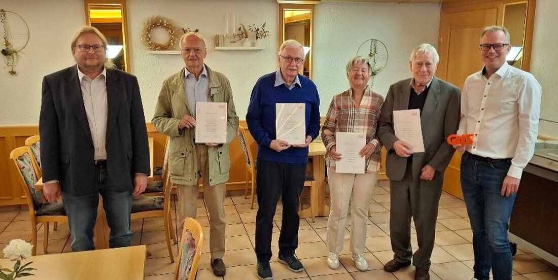 Etzenricht. Bei der Mitgliederversammlung der Gewerkschaft der Sozialversicherung ehrte der Bezirksverband Oberpfalz zahlreiche Jubilare und begrüßte drei neue Mitglieder. Klaus Kirmeier beleuchtete Leistungen, Tarife und Rente.