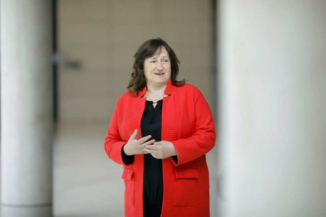 Nabburg. Die Nabburger Pfarrkirche St. Johannes der Täufer erhält knapp 4 Mio. Euro für Sanierungsarbeiten aus dem Bundesprogramm "KulturInvest 2024". Marianne Schieder (SPD) vermeldet die Förderung als Erfolg ihrer langjährigen Bemühungen.