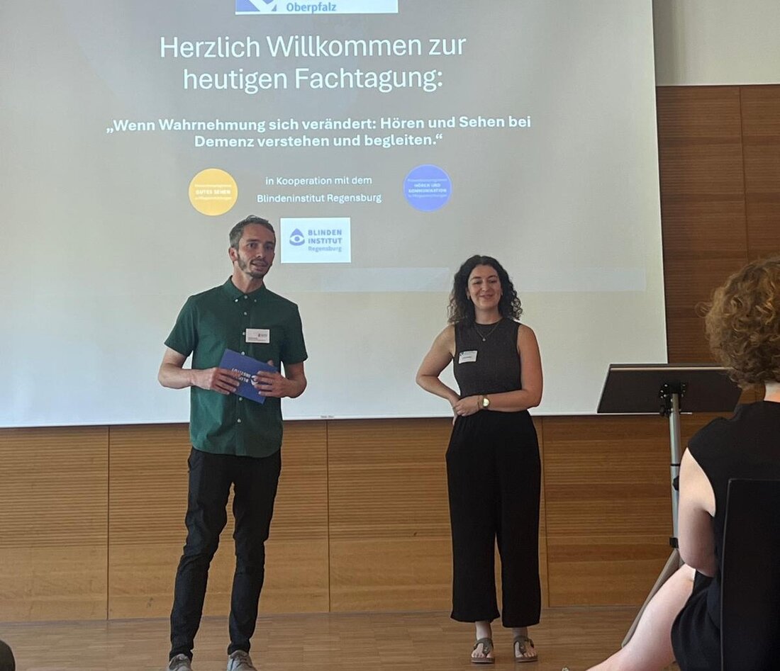 Regensburg. Am 18. Juni 2026 lud die Fachstelle Demenz und Pflege Oberpfalz zum Fachtag im Blindeninstitut. Im Fokus standen veränderte Sinneswahrnehmungen bei Demenz und Wege zu besserer Kommunikation und Sicherheit im Alltag.