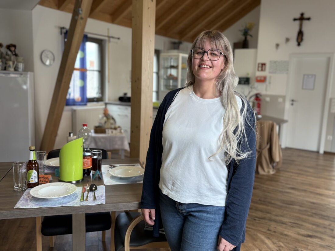 [Advertorial] Waldthurn. Das Gesundheitszentrum Waldthurn hat eine bewegte Entwicklung hinter sich. Heute ist es ein modernes Zuhause für 22 Senioren. Mit neuem Namen und erweitertem ambulanten Angebot startet die PflegeOberpfalz GmbH nun in die Zukunft.