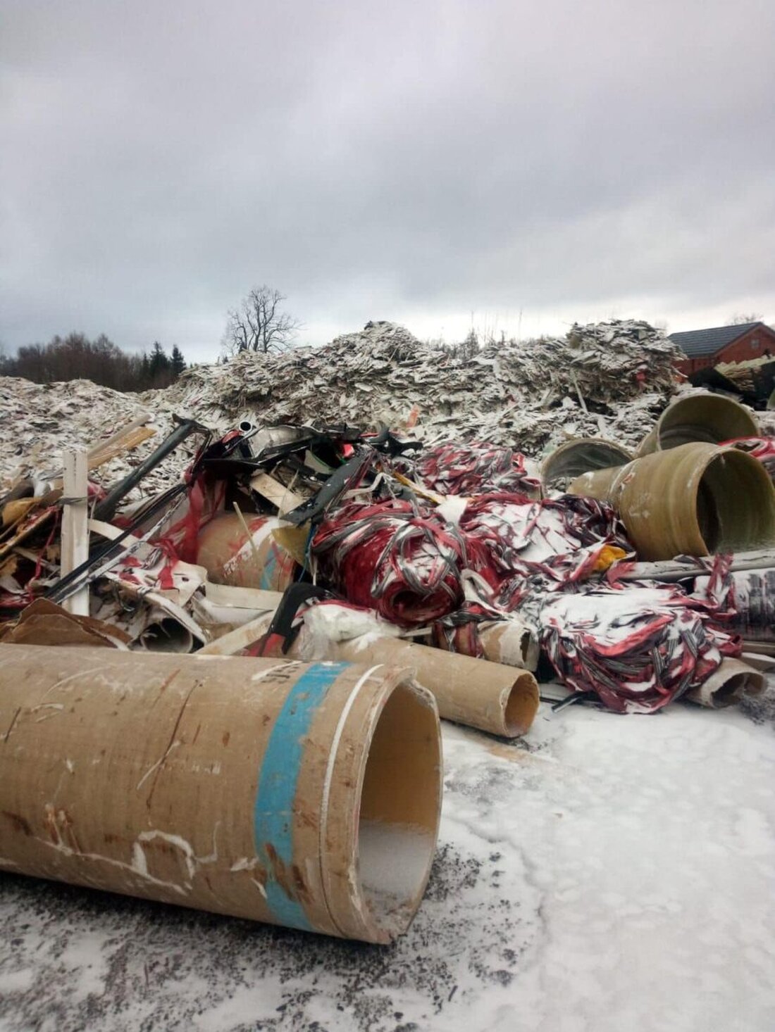 Weiden/Regensburg. Rund 466 Tonnen Müll in Tschechien, die aus einem Oberpfälzer Entsorgungsbetrieb stammen, werden ab nächster Woche zurückgeholt. Wie Regierungssprecherin Kathrin Kammermeier bestätigt, hat die Regierung eine andere Firma damit beauftragt.