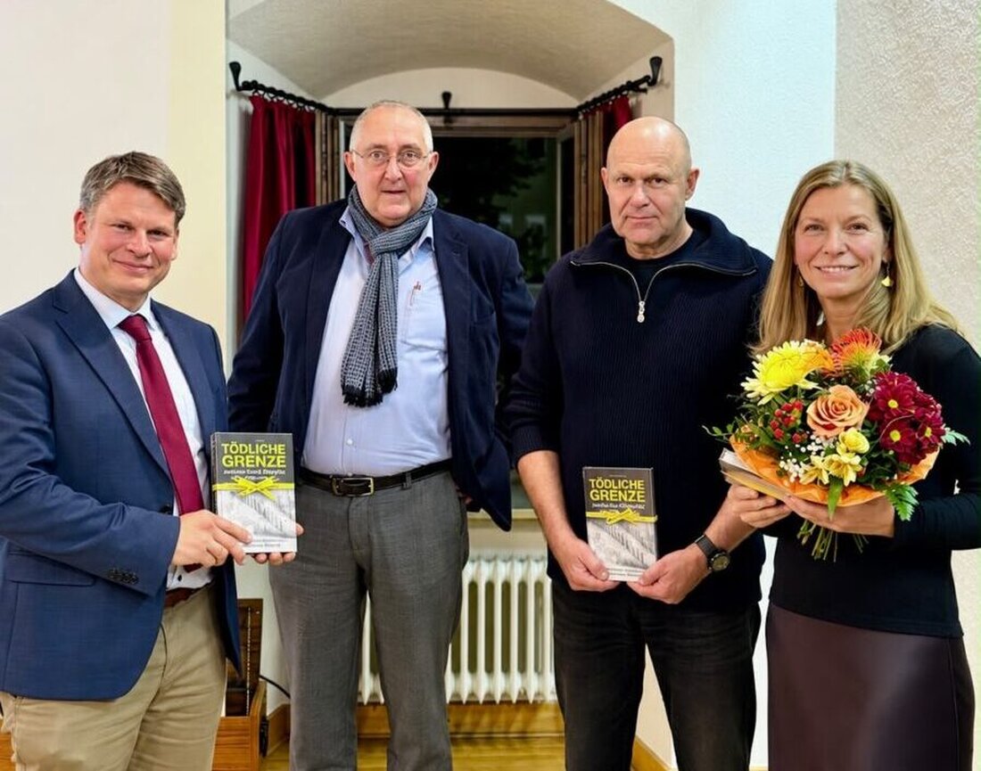 Weiden. Der Saal im Kulturzentrum Hans Bauer war am Mittwochabend bis auf den letzten Platz besetzt. Das Interesse an Christine Ascherls neuem Buch "Tödliche Grenze zwischen Ostblock und Oberpfalz" über spektakuläre Fluchtgeschichten am Eisernen Vorhang war riesig. Vor Ort: Zeitzeugen, auch aus Tschechien.