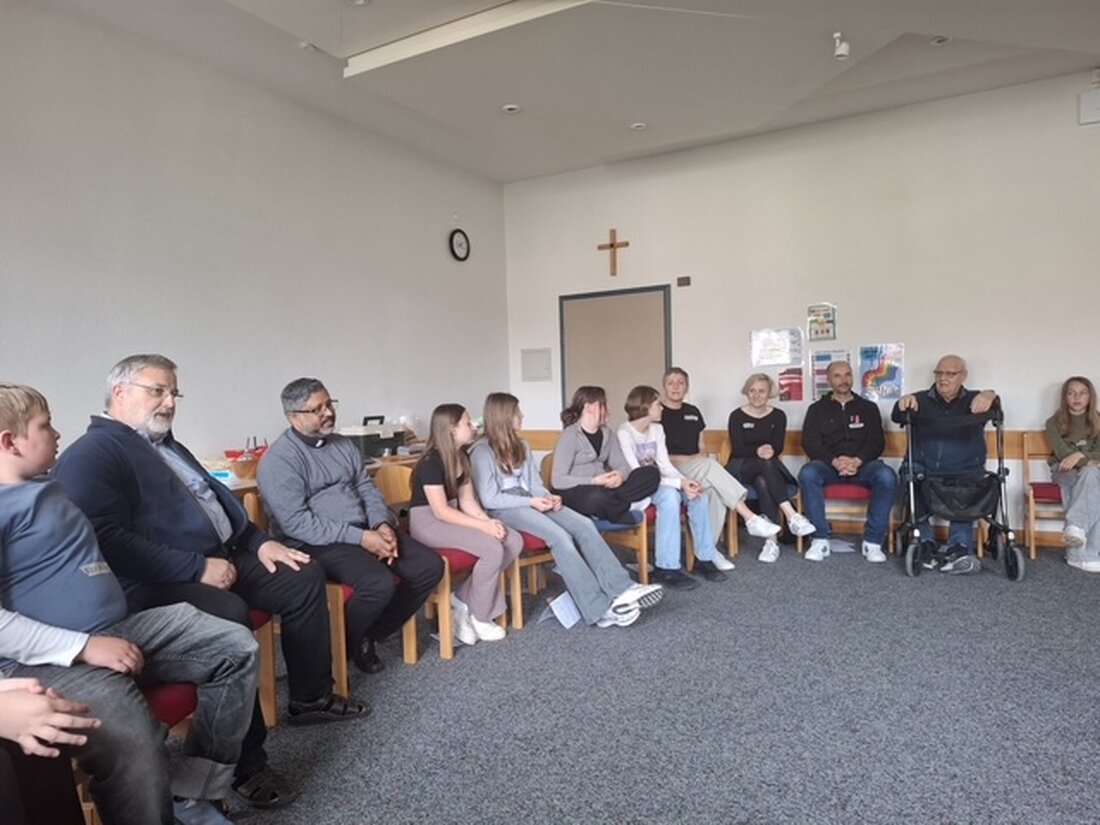 Leuchtenberg. 27 Firmlinge im Alter von elf bis zwölf Jahren und fünf Begleitpersonen bereiteten sich vom 15. bis 17. Mai 2026 im Kloster Ensdorf auf die Firmung vor. Gebet, Buße und Spiele wie Völkerball prägten die Tage.