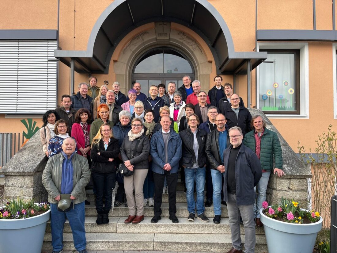 Eschenbach. 50 Jahre nach ihrer Einschulung trafen sich Ehemalige zum Klassentreffen, besichtigten ihre alte Schule und feierten anschließend im Kloster-Gasthof. Das nächste Treffen soll in fünf Jahren stattfinden.