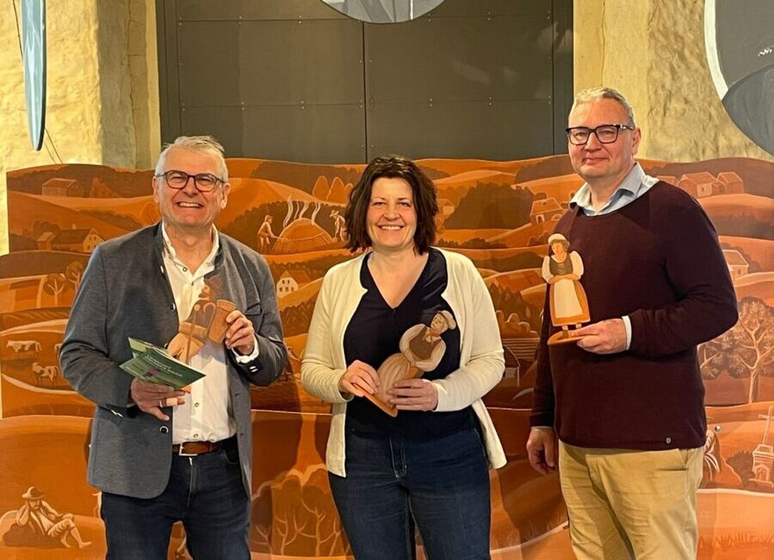 Schönsee. MdL Martin Scharf besuchte am Montag, 2. März 2026, das CeBB. Im Fokus standen Projekte über die Grenze und das Schulprojekt Lernen im Grünen Band. Ziel ist, den Grenzraum erlebbar zu machen und Freundschaften zu fördern.