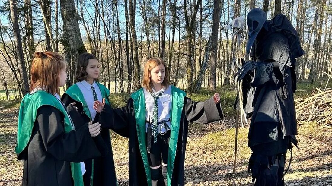 Immenreuth. Eine Woche voller Zauber, Abenteuer und neuer Freundschaften: Vom 7. bis 12. April verwandelte sich der BegegnungsCampus Immenreuth in eine magische Schule für junge Hexen und Zauberer. Anlass war das erstmals veranstaltete LARP-Event „Dragonhold Academy“ des ECW Jugendbildung e. V.