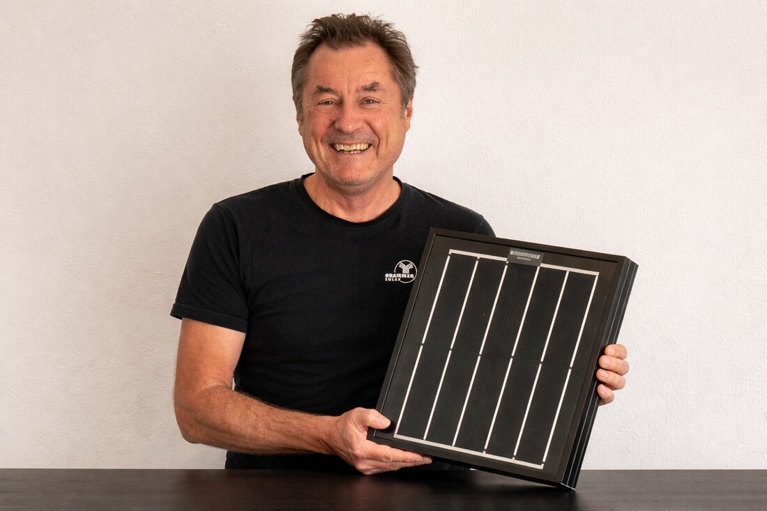 Nordoberpfalz. Meinungen und Perspektiven sind Vielfalt - der Geschäftsführer von Grammer Solar Siegfried Schröpf plaudert in seiner Kolumne „Immer auf der Sonnenseite“ über Themen und Erfahrungen rund um die Wirtschaft im Allgemeinen und seiner Branche im Speziellen. Gerade weil er als erfahrener Unternehmer auch die Schattenseiten kennt, weiß er, wovon er spricht. Thema diesmal: Keine Förderung mehr für PV-Anlagen auf Hausdächern – Anfang oder Ende von energetischer Selbstbestimmung?