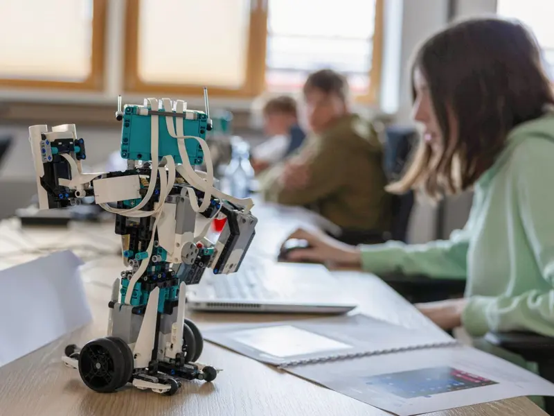 Chancen erkennen – Berufsfelder zum Anfassen: Schnuppertage bei WITRON in den Faschingsferien