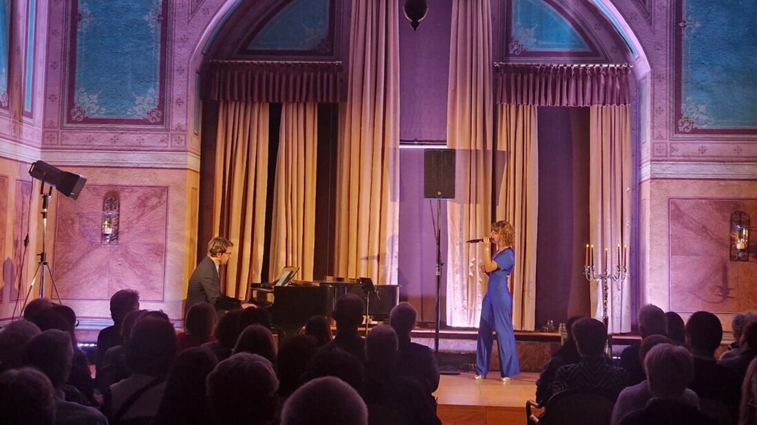 Neunburg vorm Wald. OVIGO feiert mit dem Musical-Abend „Unstillbare Gier… nach Musical“ einen starken Auftakt. Ab Sommer folgen Termine in Kemnath am 8. August und in Moosbach am 11. September: Songs abseits der Dauerbrenner.