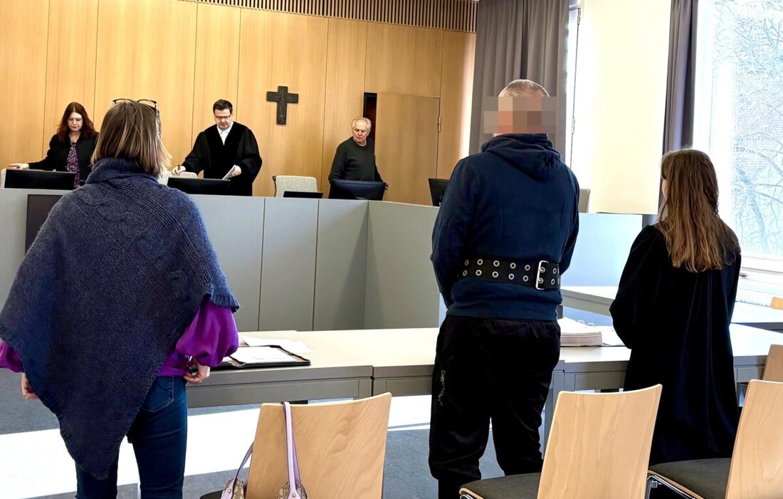 Weiden. Eine Reinigungskraft ist am Amtsgericht Weiden zu einer Haftstrafe verurteilt worden. Der 54-Jährige hatte eine schlafende Kollegin im Wohnheim sexuell attackiert. Das Opfer leidet noch heute unter Alpträumen und Angst.