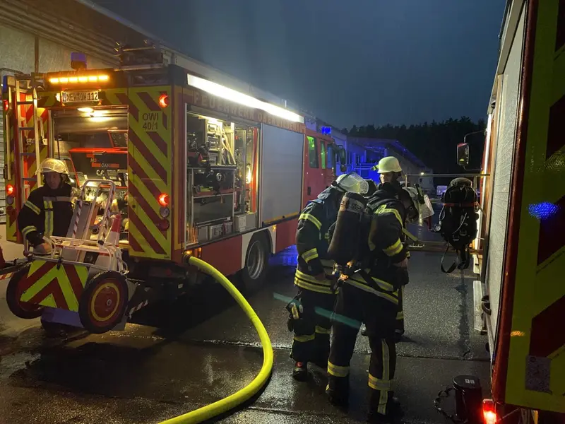 Brennender Grill am Waldrand: Spaziergänger und Feuerwehr Dießfurt verhindern Schlimmeres