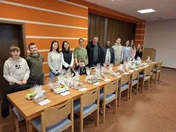 Gelungener Osterverkauf der Ministranten begeistert die Pfarrgemeinde