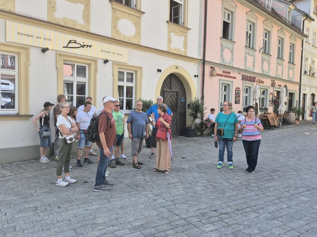 Schlammersdorf. Der VdK-Ortsverband Schlammersdorf/Vorbach erkundete bei einem Tagesausflug die Weltkulturerbestadt Bamberg mit Domplatz, verwinkelten Gassen und dem malerischen „Klein‑Venedig“.