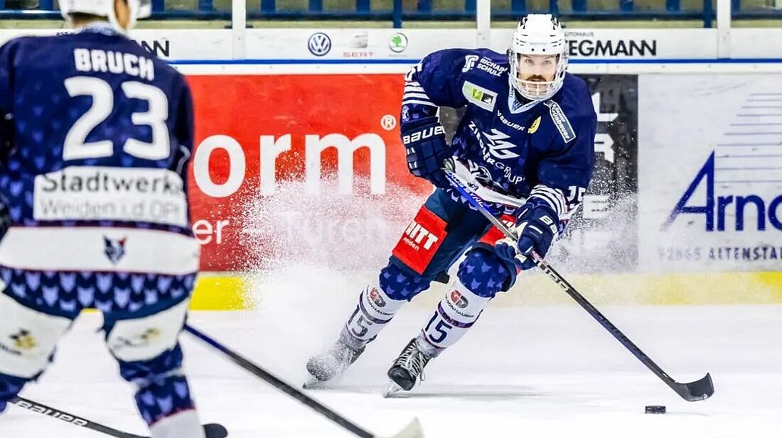 Weiden. Die Blue Devils verabschieden die Stürmer Fabian Voit und Tom Schwarz. Beide laufen in der kommenden DEL2-Saison nicht mehr für die Max-Reger-Stadt auf. Voit bestritt 222 Spiele für Weiden, Schwarz 120.