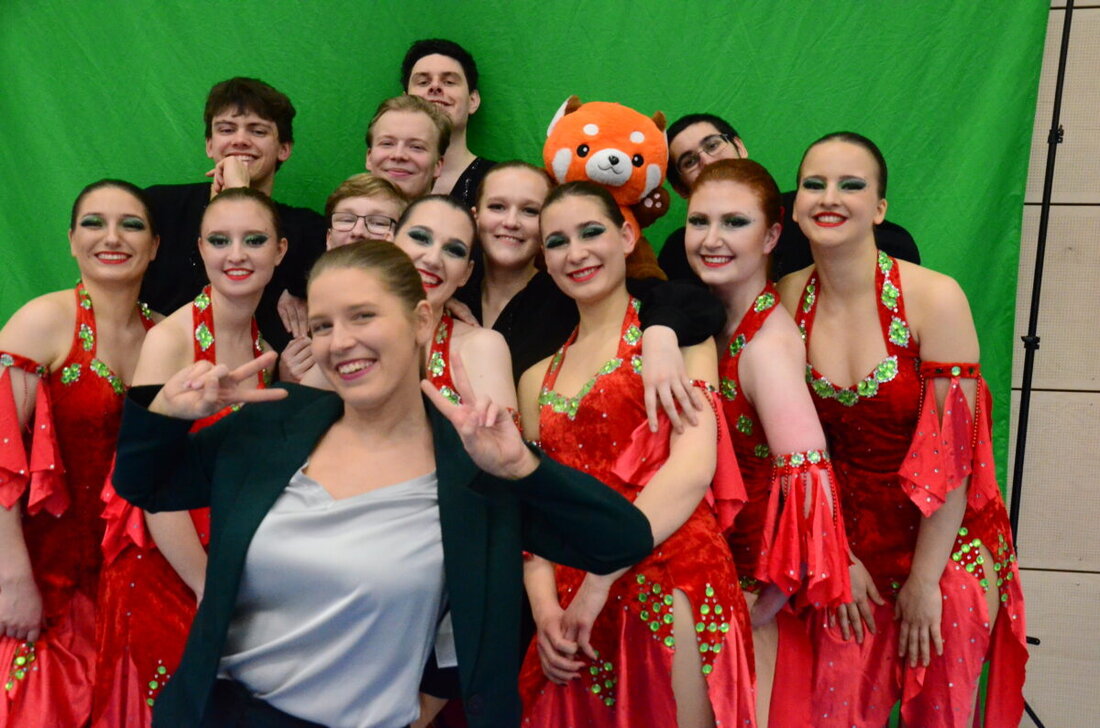 Weiden. Sieben Stunden Spitzensport, mitreißende Musik und begeisterte Zuschauer: Beim ersten großen Tanzturnier in Weiden präsentierten sich Formationen der Landesliga Latein Süd Bayern und der 2. Bundesliga Standard Süd auf höchstem Niveau.