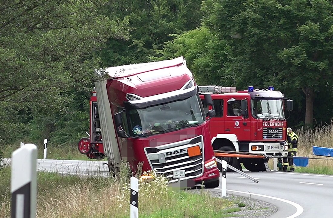 Grafenwöhr. Die Feuerwehren sperrten einen 250-Meter-Sicherheitsradius ab, die Bundeswehr übernahm die sichere Entladung der Munition.