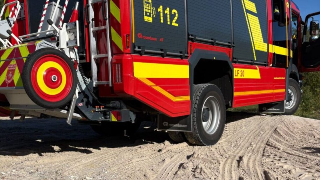 Hirschau. Im Tagebau der Amberger Kaolinwerke trainierten über 55 Einsatzkräfte und Mandatsträger aus dem Landkreis Amberg-Sulzbach und Amberg Offroad für Sicherheit abseits befestigter Wege. Initiator war MdL Dr. Harald Schwartz.