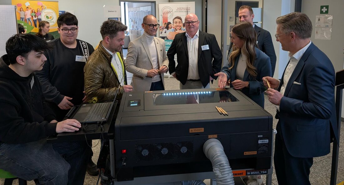 Wiesau. Am 14. März 2026 öffnete der Informatik Campus des Staatlichen Beruflichen Schulzentrums zum Info-Tag. Besucher erlebten Robotik, Programmierung und Netzwerklabore. Die Nachfrage nach IT-Berufen bleibt hoch.