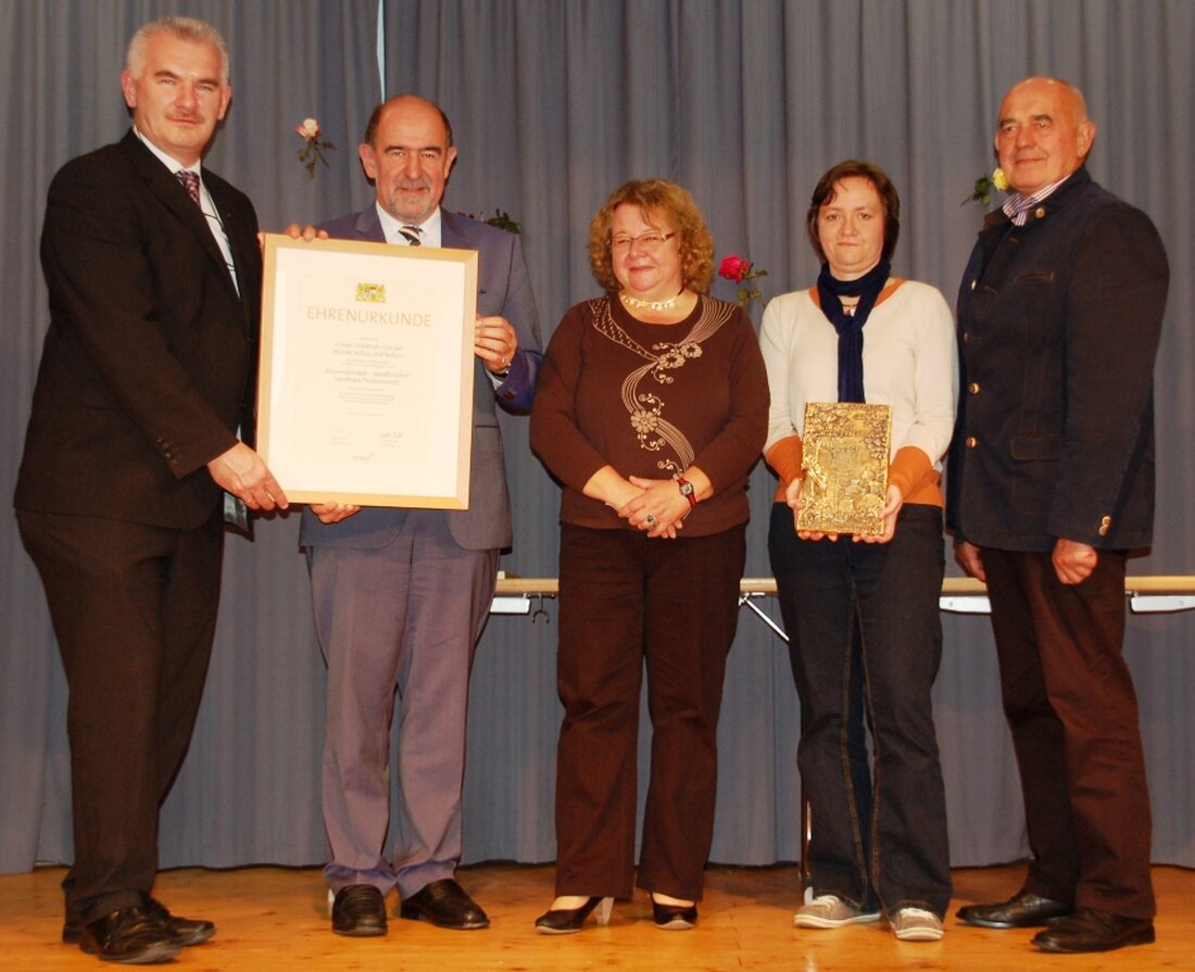 Tirschenreuth. Erfreuliche Bilanz: Alle acht Oberpfälzer Kreisverbände haben sich an dem landesweiten Wettbewerb „Unser Friedhof, Ort der Würde, Kultur und Natur“ beteiligt. Die 2. Sieger aus den acht Kreisverbänden in [&hellip;]
