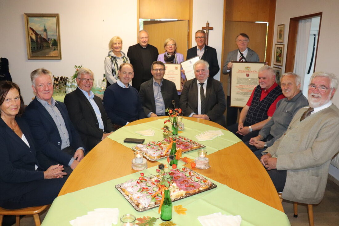 Tirschenreuth. Zum 70-jährigen Jubiläum ihrer Patenschaft über den Heimatkreis Plan-Weseritz, hielt die Stadt Tirschenreuth eine Feierstunde ab, bei der die Bedeutung der Unterstützung für die Heimatvertriebenen gewürdigt wurde.