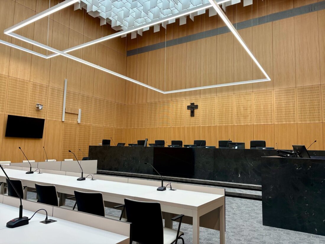 Weiden. Nach dem BGH-Urteil muss gegen Dennis V. (inzwischen 17) neu verhandelt werden. Er hatte als 14-Jähriger im Bezirkskrankenhaus Regensburg ein siebenjähriges Kind erstochen. Mit den jetzt veröffentlichten Urteilsgründen kommen erstmals die Hintergründe der Amoktat ans Licht. Minecraft und Christchurch spielen eine Rolle.
