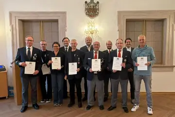 Ehrenzeichen am Bande für BRK-Ehrenamtliche in Weiden und Neustadt