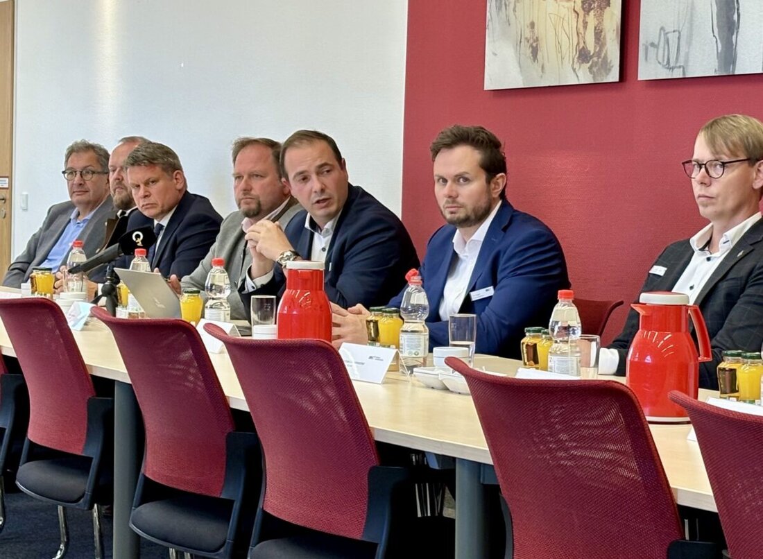 Weiden. Alle Klinikstandorte bleiben erhalten – aber die Aufgaben werden kräftig durchgemischt. KNO-Vorstand Ralph Junghans stellt am Dienstag das Zukunftskonzept der Kliniken Nordoberpfalz vor. Zentraler Punkt: Die Orthopädie zieht von Kemnath nach Tirschenreuth, die Akutgeriatrie von Tirschenreuth nach Kemnath. Altersmedizin wird immer wichtiger.