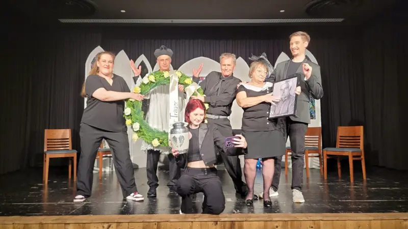 OVIGO spielt "Kalter weißer Mann" in Ursensollen