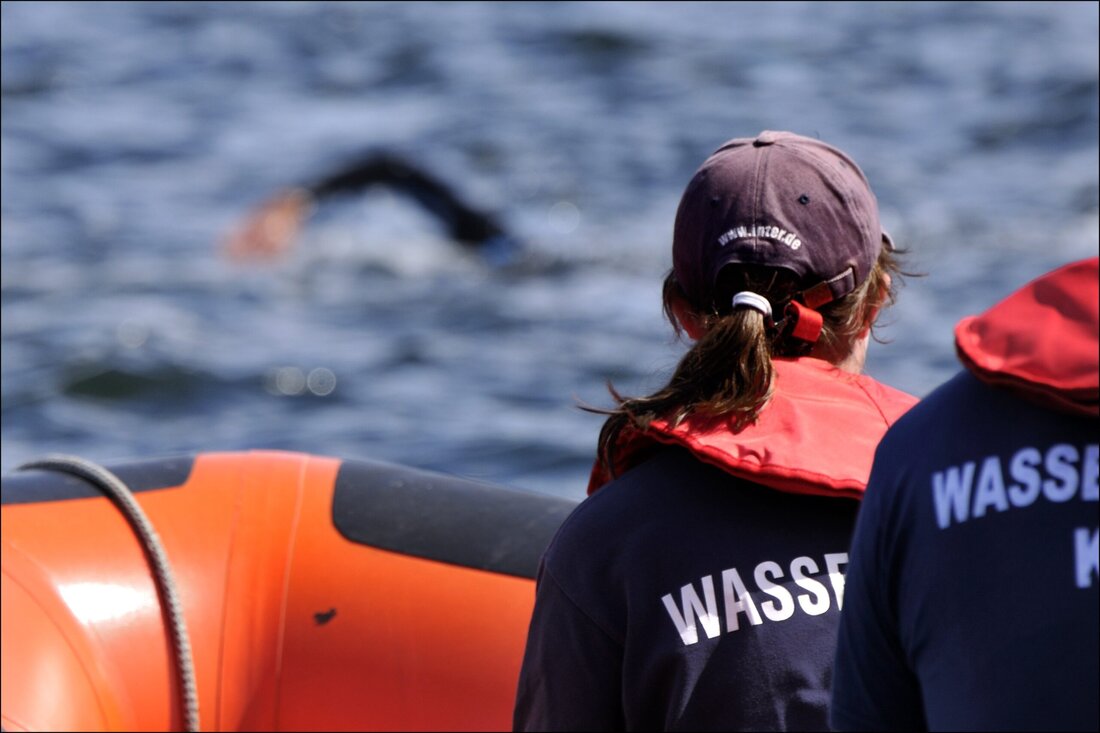 Hütten. Heute gegen 13.00 Uhr ereignete sich in einem Weiher bei Hütten ein tödlicher Badeunfall. Ein 41-Jähriger war mit Freunden dort zum Baden gewesen. Wie genau es zu dem Unfall kam [&hellip;]