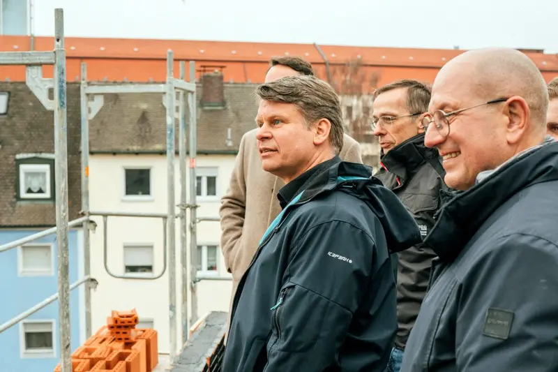 Zukunftsweisendes Senioren-Servicehaus in Weiden: Dr. Zeitler informiert sich vor Ort