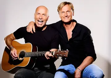 Konzertabend mit Zwoa Achterl: Überdosis Gefühl in Pertolzhofen