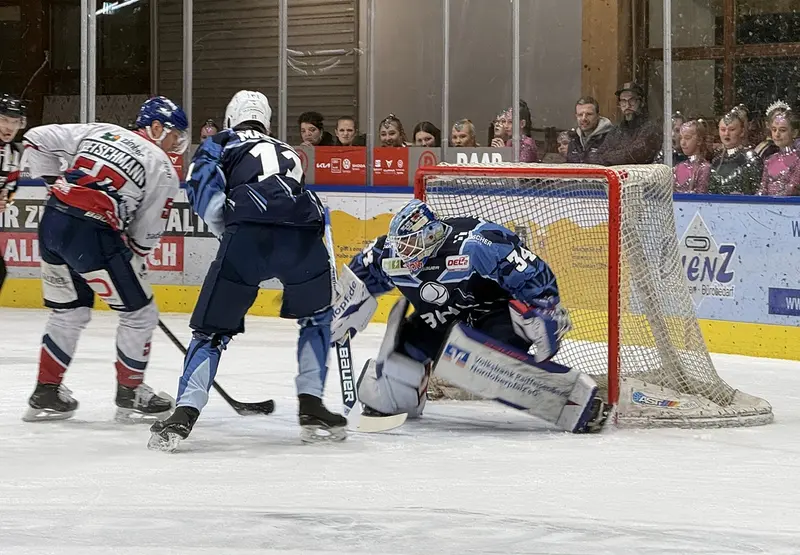 Blue Devils schenken Spiel nach starker Leistung vollkommen unnötig her