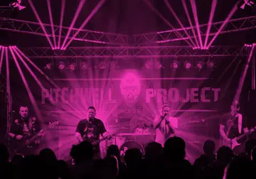 Rocknacht mit PITCHWELL PROJECT begeistert Marktredwitz am Halloween-Abend