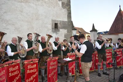 Robby Williams und Beatles-Lied im Blasmusik-Gewand