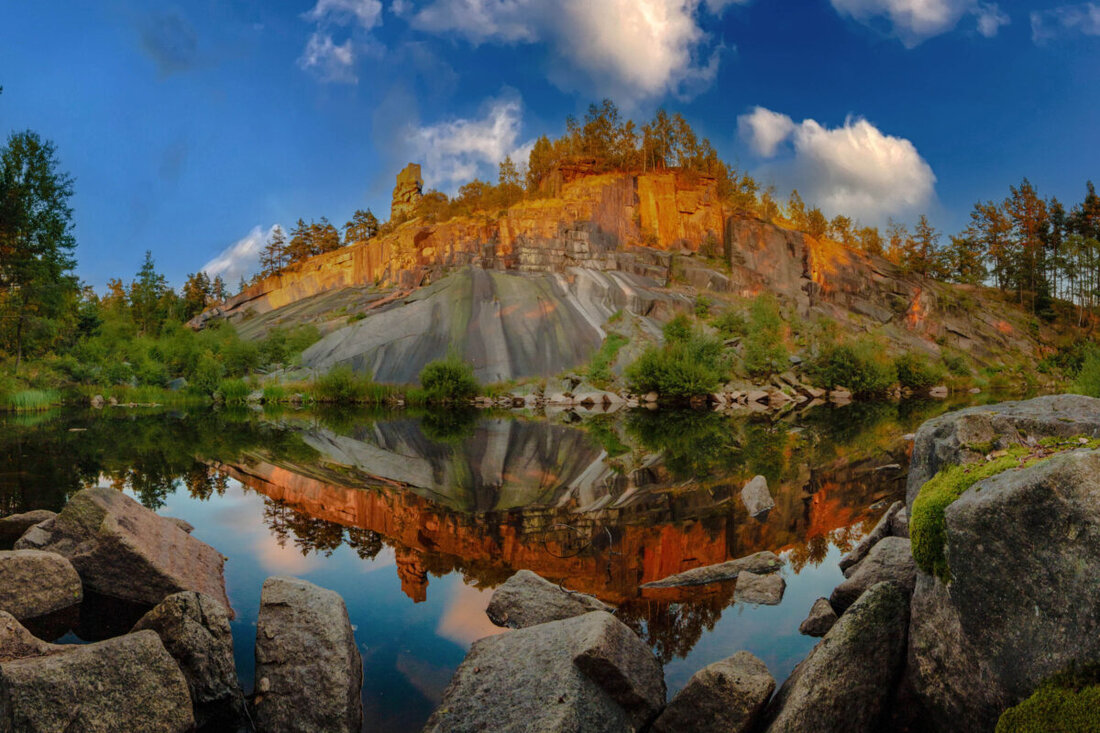 Regensburg. Der Fotowettbewerb #meineoberpfalz sucht Motive für den Oberpfalz Kalender 2027. Einsendungen sind ab sofort möglich, Einsendeschluss ist der 31. März 2026; Infos und Upload: oberpfalz.de/fotowettbewerb.