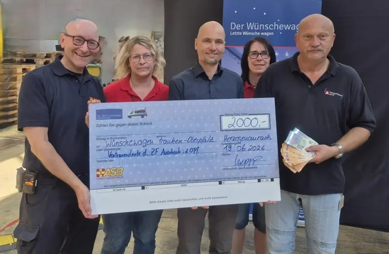IG Metall Vertrauensleute spenden 2.000 Euro für ASB-Wünschewagen in Auerbach