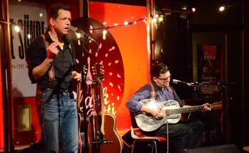 Münchner Blues-Band begeistert im alten Ring-Kino