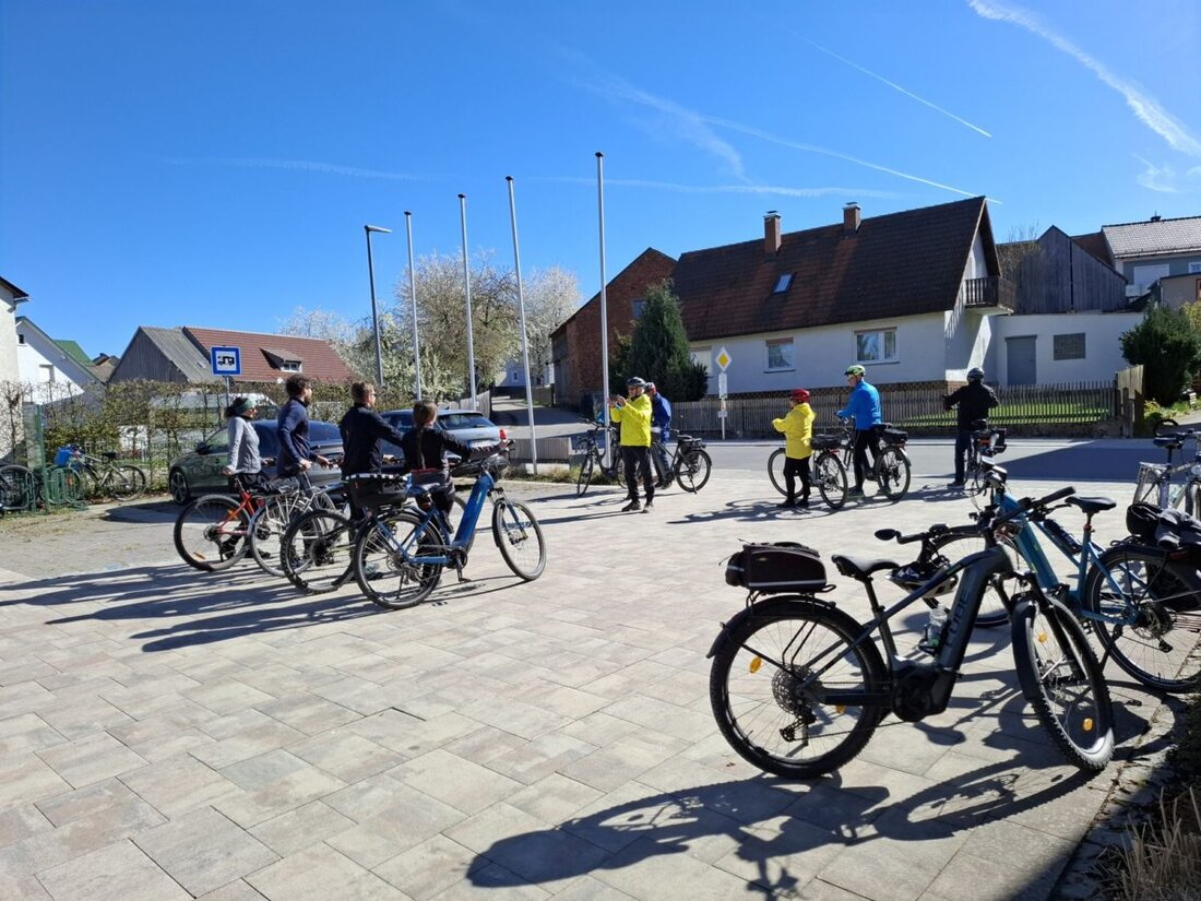 Eslarn. Beim Radlersonntag am 26. April 2026 startete Eslarn mit Gemeinschaftssinn, Genuss und Ehrenamt in die neue Radsaison. Entlang von Bockl-Radweg und Bayerisch-Böhmischem Freundschaftsweg lockten Angebote für alle.