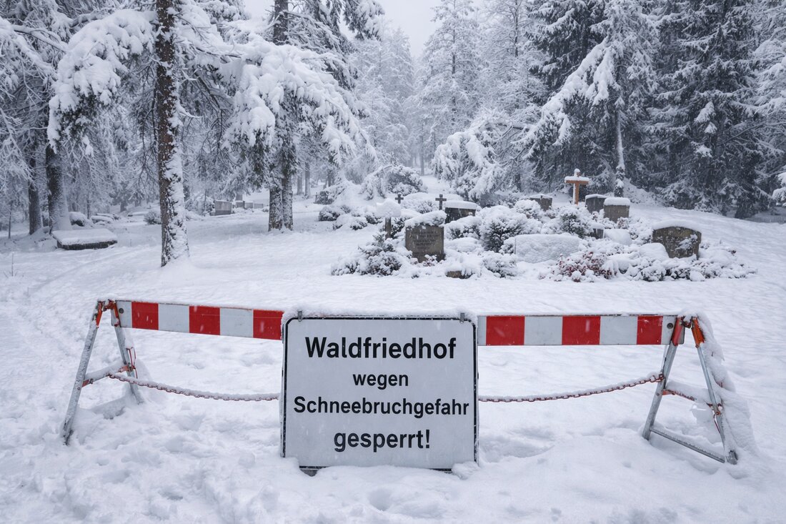 Amberg. Die Stadt sperrt den Waldfriedhof in Raigering wegen Schneebruchgefahr von Donnerstag, 29. Januar 2026, bis Montag, 2. Februar 2026. Bitte nicht betreten und Absperrungen beachten; am Montag folgt eine Neubewertung.