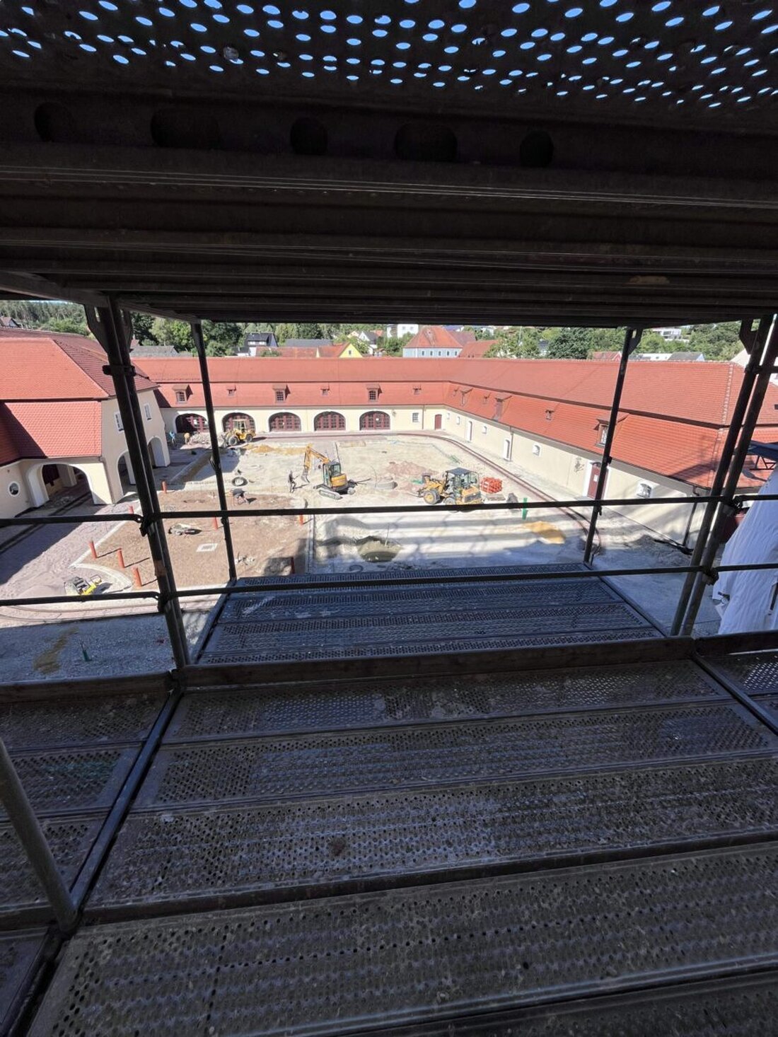 Amberg-Sulzbach. Am Freitag, 9. Oktober 2026, lädt das Bergbau- und Industriemuseum Theuern um 15.30 Uhr zur Führung durch die Schau Made in Germany - made in Ostbayern ein. Treffpunkt am Hoftor, Dauer eineinhalb Stunden.